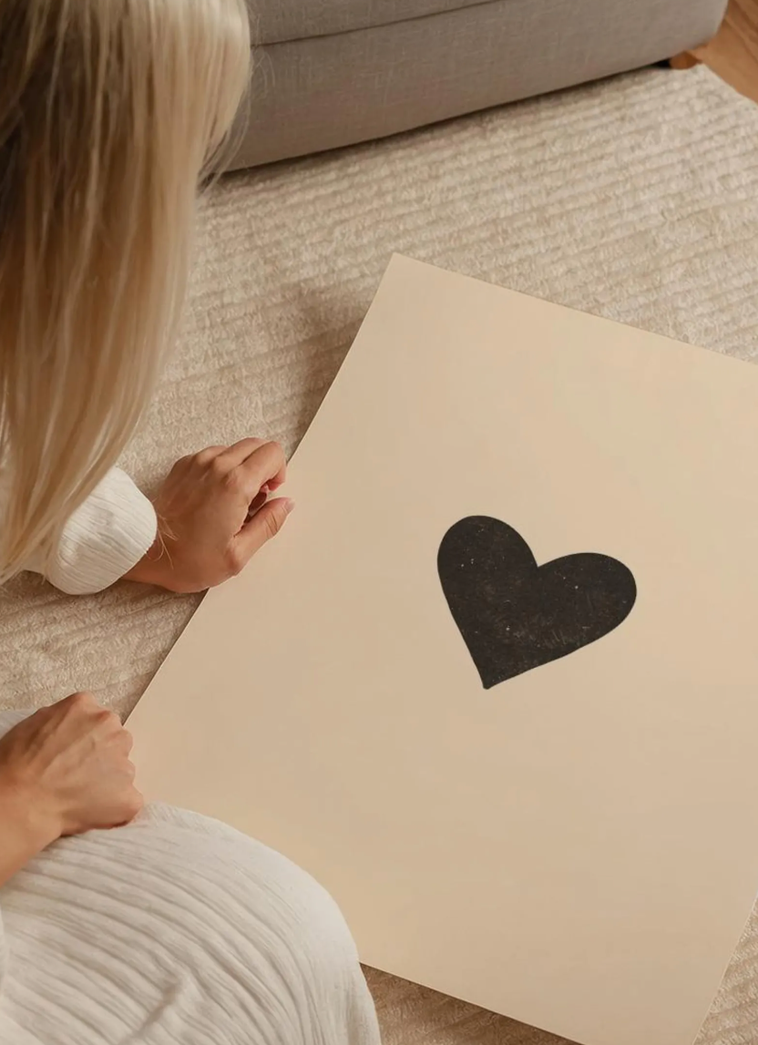 Minimalist Heart Beige and Black